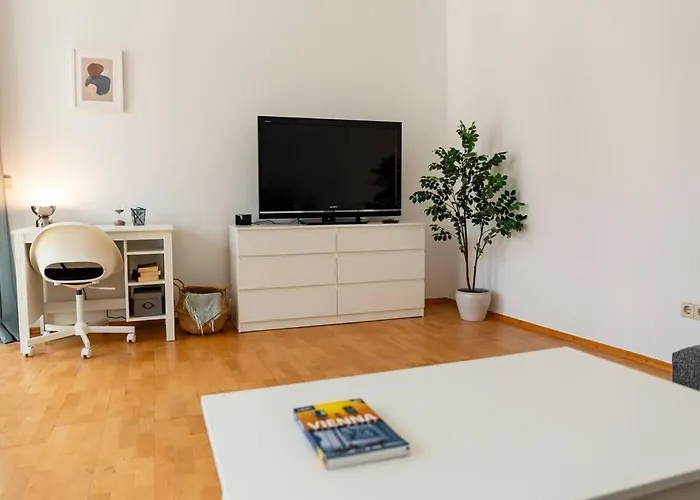 Savoir-vivre In Unserer Zentralen Balkonwohnung *