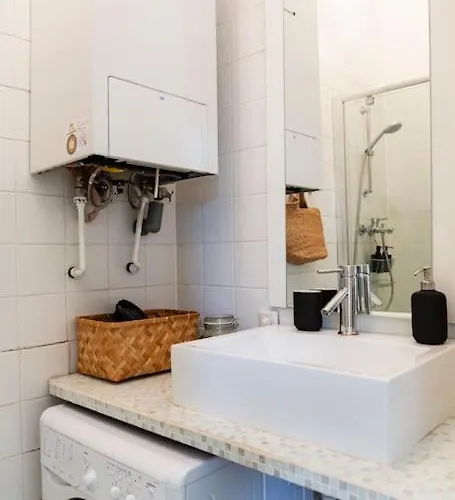 Savoir-vivre In Unserer Zentralen Balkonwohnung Apartmán Vídeň