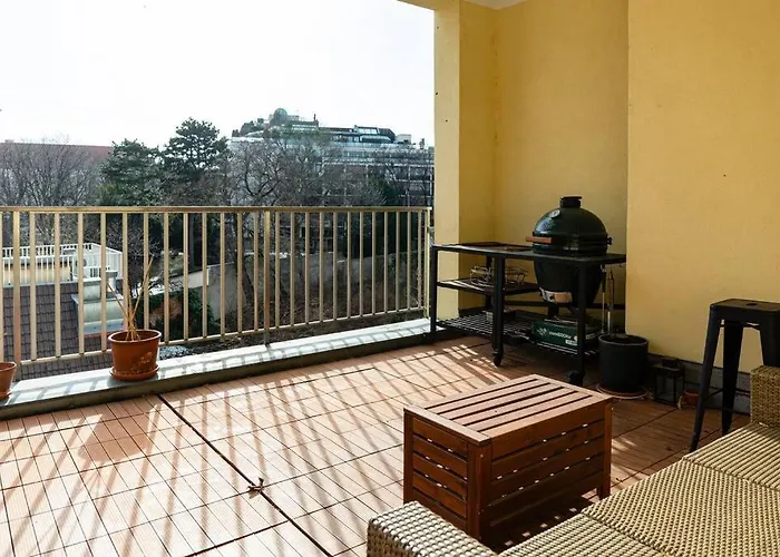 Savoir-vivre In Unserer Zentralen Balkonwohnung Apartmán Vídeň